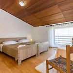 Villa Vinkuran Βίλα