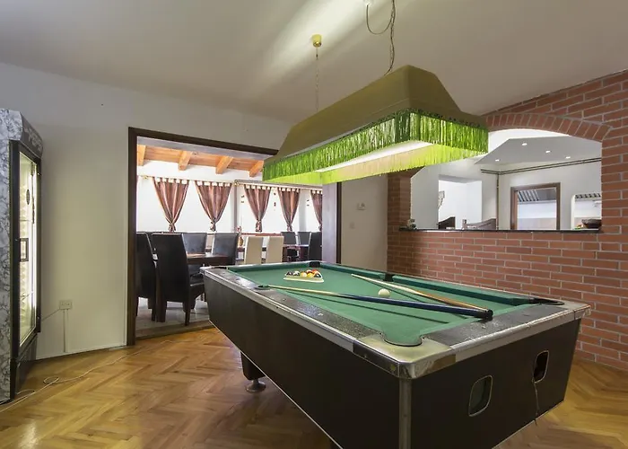 빌라 Villa Vinkuran